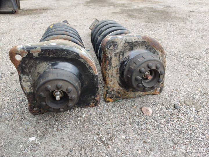 Стойки в сборе задние Audi A6 седан 2.6I 1996