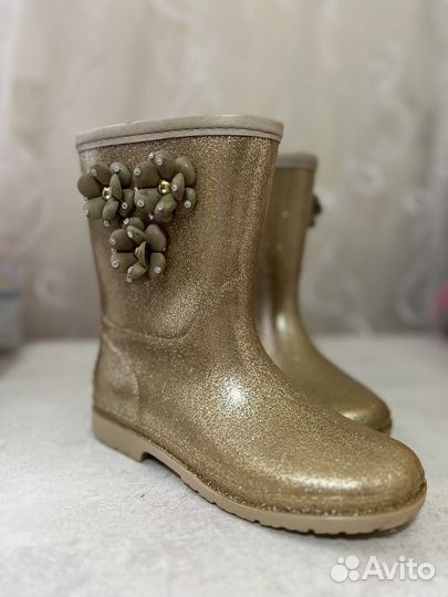 Резиновые сапожки