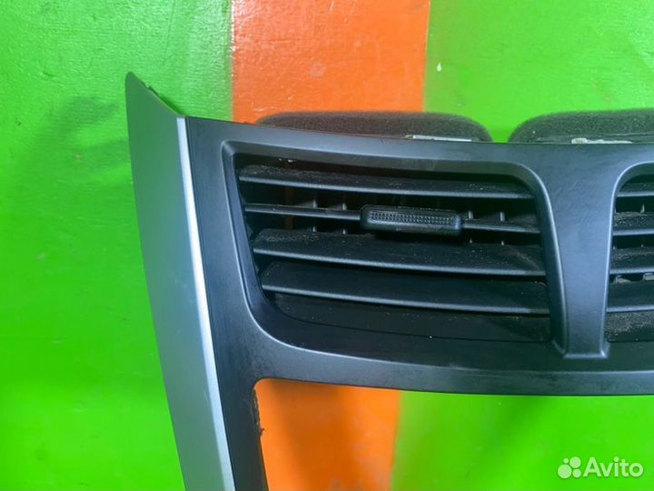 Накладка центральная в торпедо Hyundai Solaris