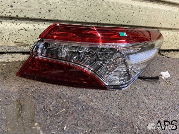 Фонарь правый Тойота Камри 70 Лед новый оригинал