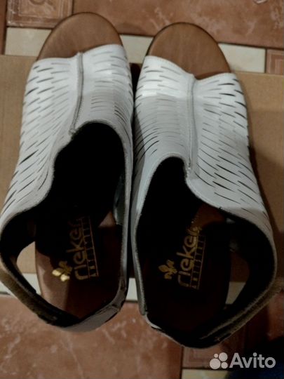 Босоножки женские