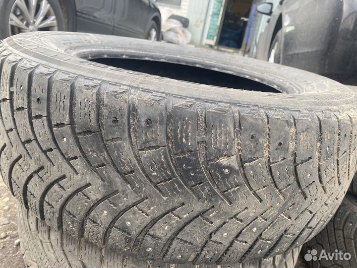 Michelin X-Ice North 215/60 R16