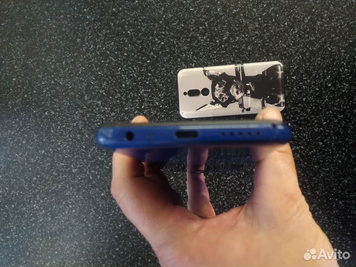 Xiaomi Redmi 8, 3/32 ГБ