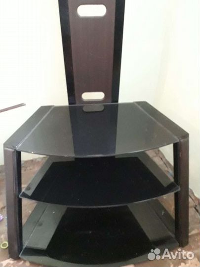 Стеклянная тумба для телевизора