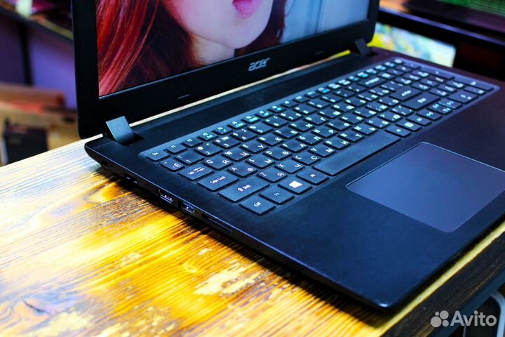 Ноутбук Acer с двумя видеокартами. HDD 1000 GB