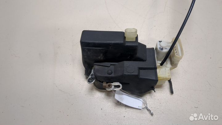 Замок двери правый передний Lancia Thesis