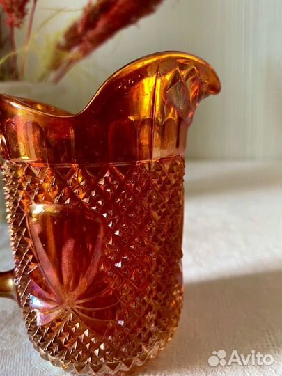 Антикварный набор: сливочник, карнавальное стекло