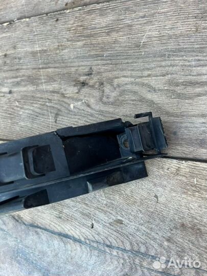 Крепление бампра заднее правое Bmw 7 E65 4.8 2006