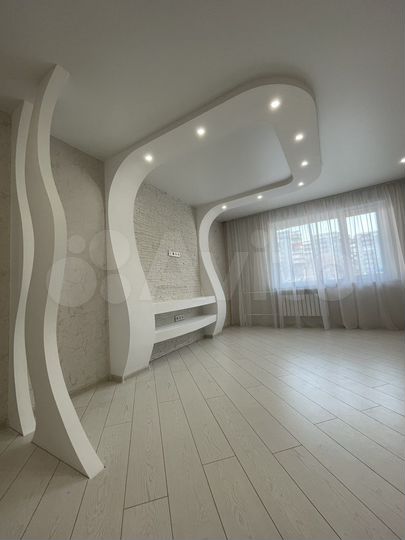 2-к. квартира, 53 м², 1/9 эт.