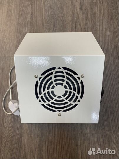 Вытяжка маникюрная