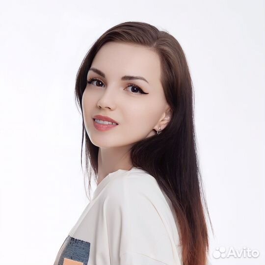 Модель для съемки одежды, рекламы, аксессуаров