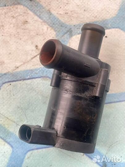 Насос водяной дополнительный 1K0965561F