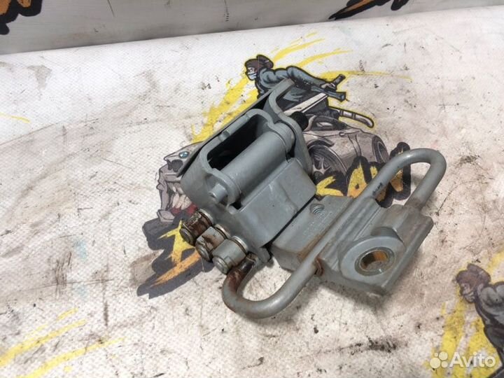 Петля двери передняя правая Audi A6 C5 APR 2000