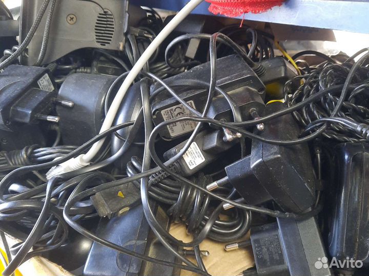 Зарядники для сотовых в ассортименте