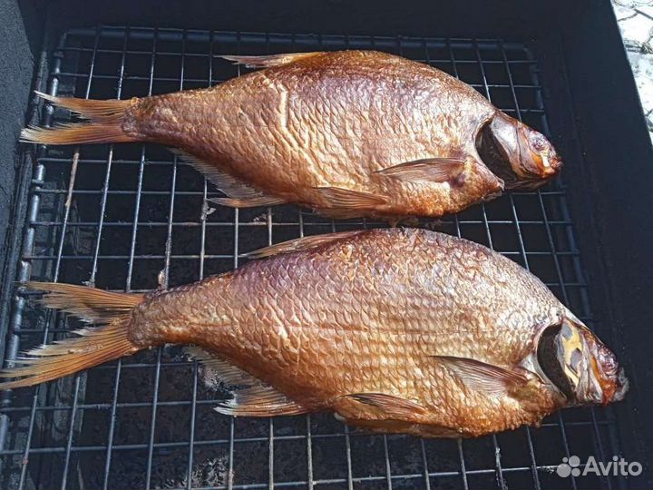 Свежая речная рыба