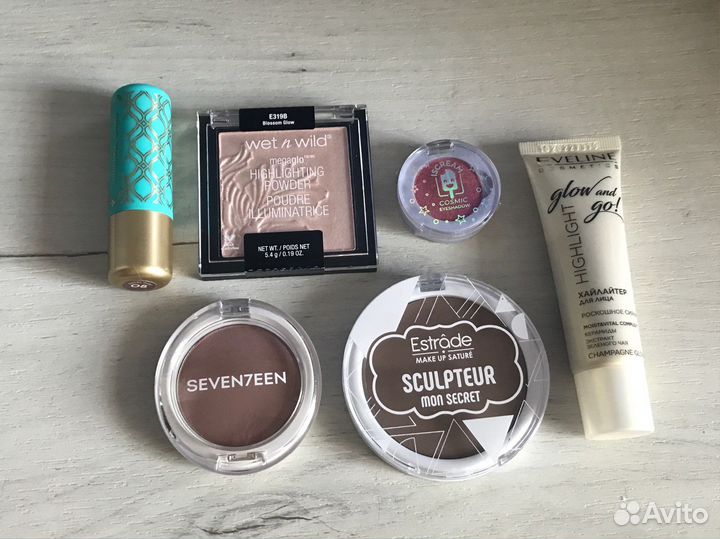 Набор новой косметики 1000