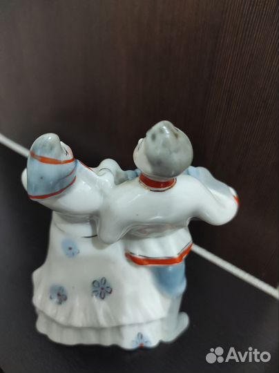 Фарфоровые статуэтки