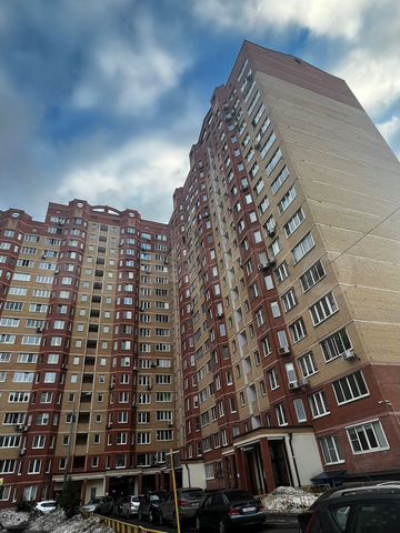 2-к. квартира, 83 м², 15/17 эт.
