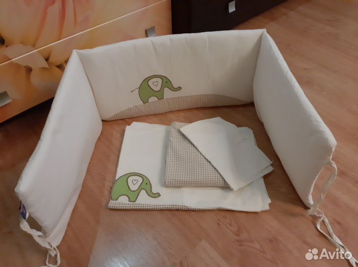 Комплект бортиков в кроватку детскую