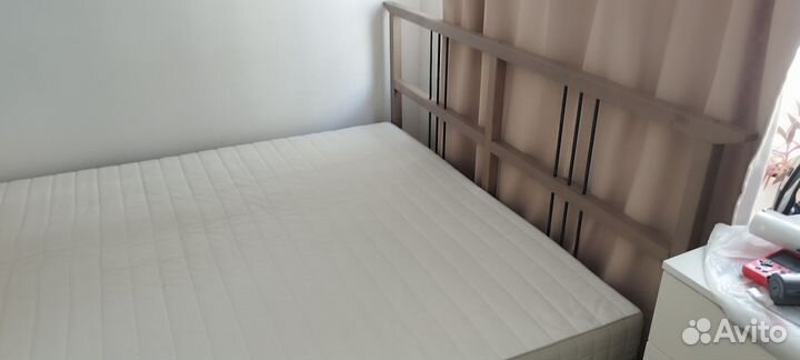 Кровать двухспальная IKEA rykene с матрасом