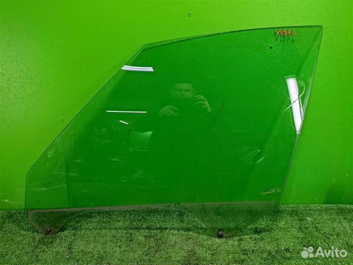 Стекло переднее левое Citroen C4 Picasso 2007