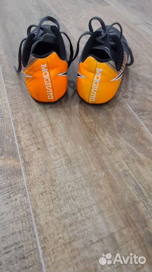 Футбольные бутсы