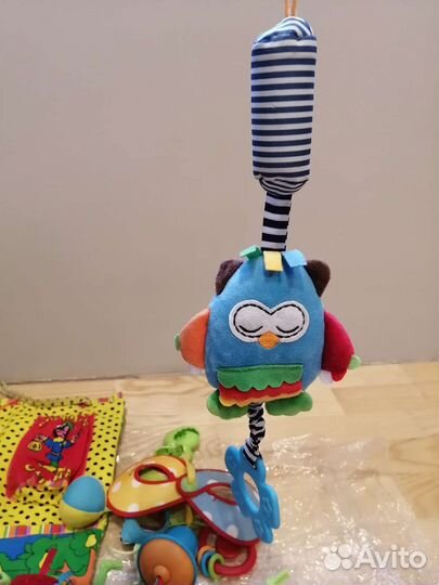 Игрушки для ребенка (подвесные, прорезыватели)