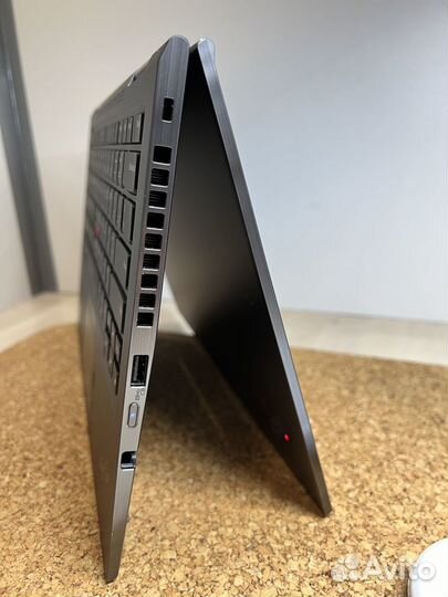 Lenovo ThinkPad X1 Yoga Gen 5 i7-10610U/16/512