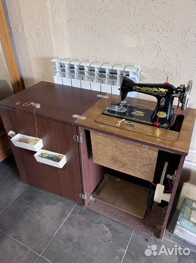 Машинка швейная