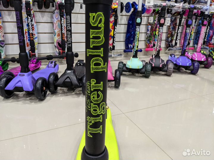 Самокат детский трехколесный TT Tiger Plus сaлaт