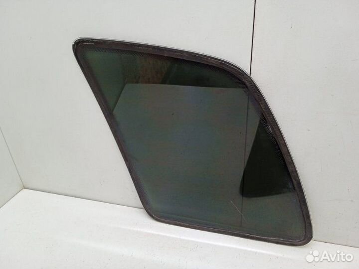 Стекло глухое зад. правое Kia Sportage 1 2.0 2002