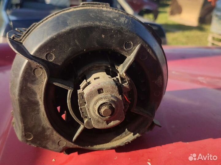 Audi 80 моторчик печки