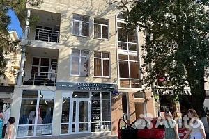 Горничная с проживанием с функциями администратора