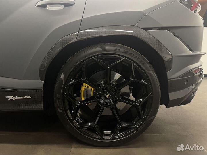 Lamborghini Urus 4.0 AT, 2024