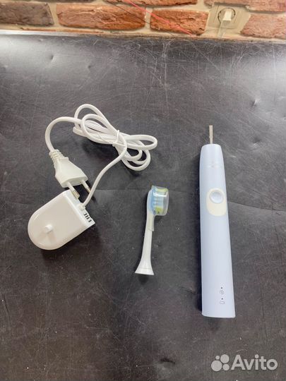 Электрическая зубная щетка Philips HX6803