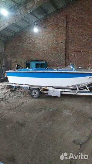 Катер с прицепом