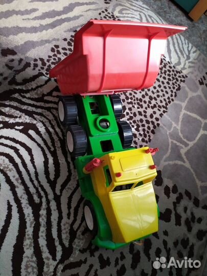 Машинка игрушка