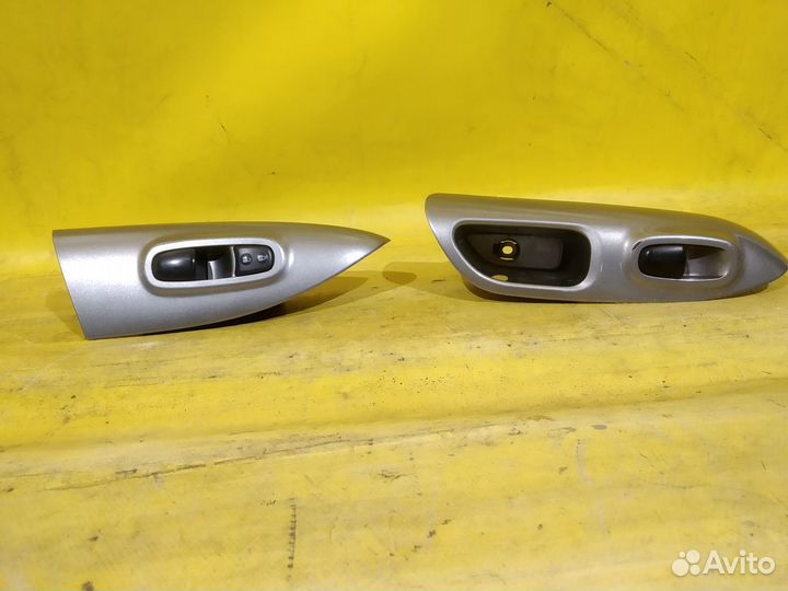 Кнопка стеклоподъемника Nissan Juke ниссан жук