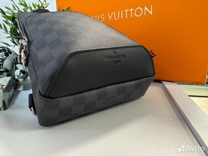 Сумка Louis Vuitton через плечо