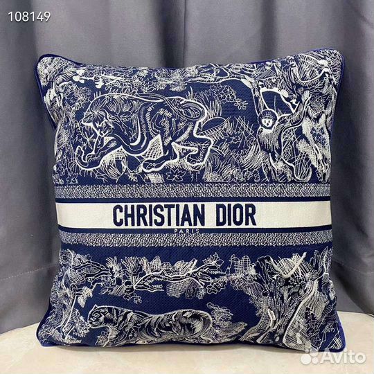 Подушка Декоративные подушки с вышивкой dior