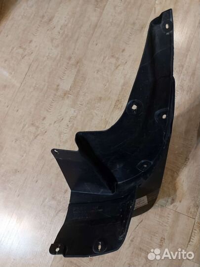 Задний правый брызговик на прадо 150 2014-2022