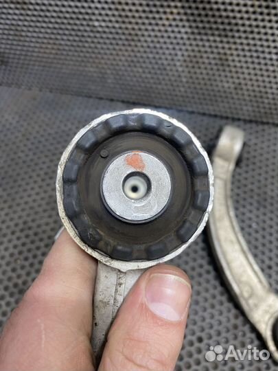 Рычаг передний верхний Мерседес 166 292