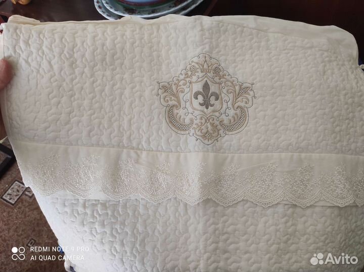 Кровать-трансформер с 2 матрасами и постелью