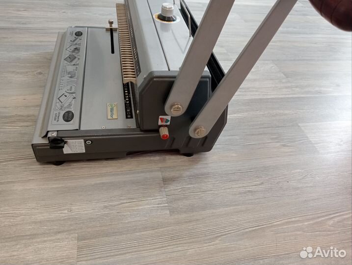 Брошюратор Warrior WireMac 31