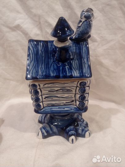 Избушка на курьих ножках чайница гжель