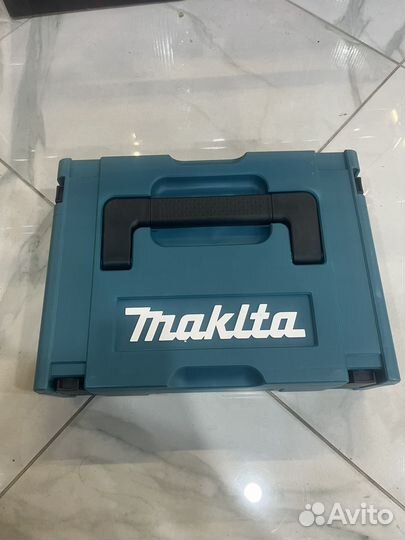 Гайковерт аккумуляторный makita 3000Нм