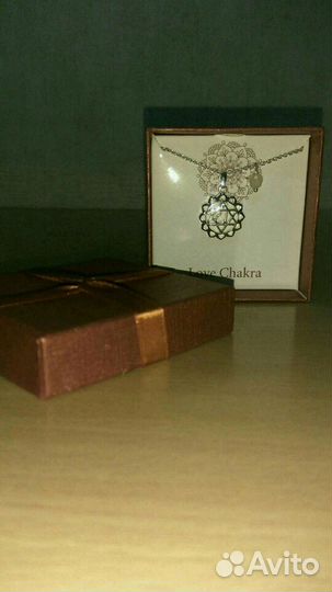 Цепочка с кулон love от Avon