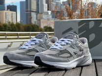 Кроссовки New Balance 990v6