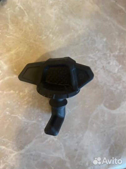 Замок фиксатор капота для снегохода polaris