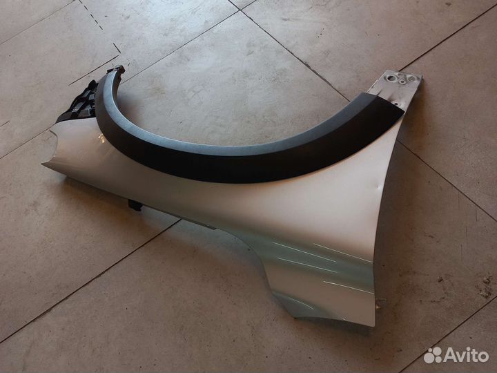 Крыло переднее правое Volvo XC70 2 поколение
